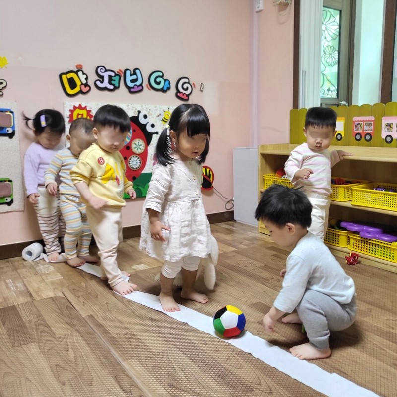 줄을 맞춰 따라가기